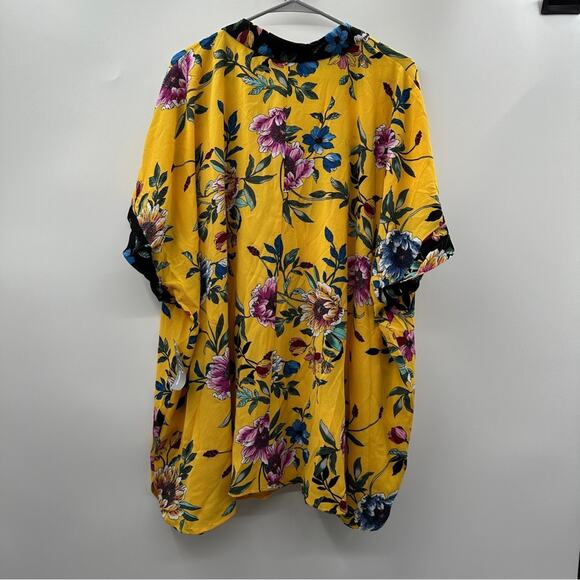 VIP by Avenue Yellow Multicolor Floral Short Sleeve Button Down Shirt Sz 30/32 - Picture 4 of 8